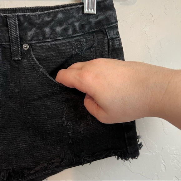 Forever 21 Black Distressed Raw Hem Denim Shorts - Picture 2 of 9